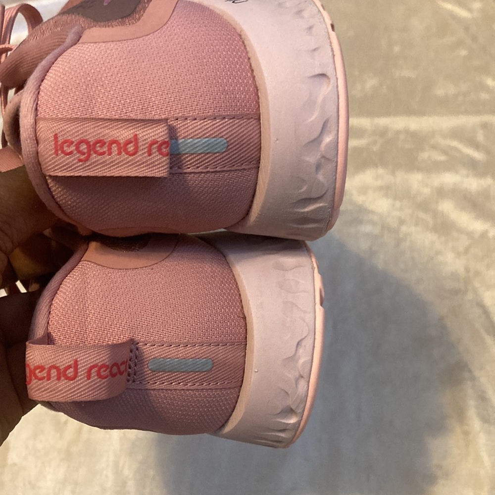 Nike Legend React - image 6